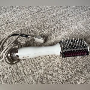 Shark Beauty SmoothStyle™ Heated Comb + Blow Dryer Brush